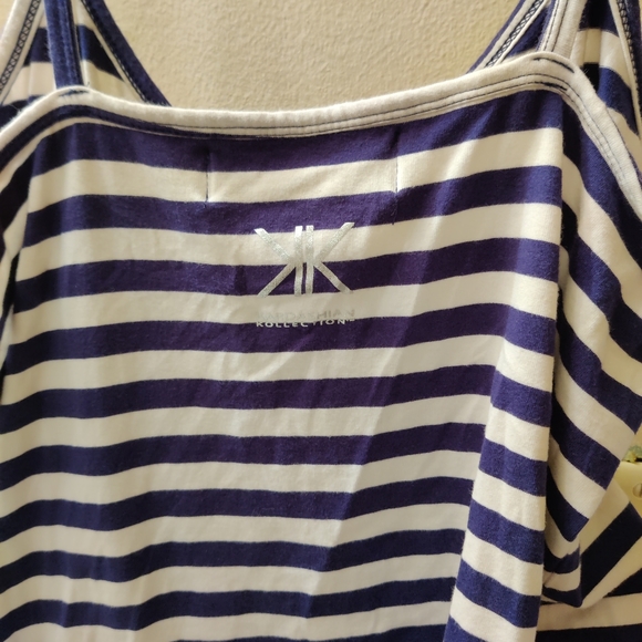 Tank top. Kim Kardashian - Picture 2 of 4